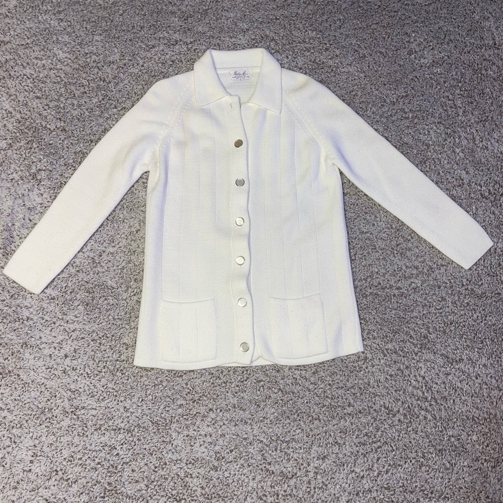 Barbara Lee white button sweater coat size medium